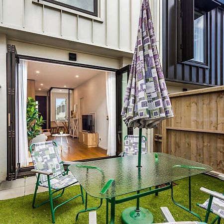 Fresh & Sleek Grey Lynn Unit With Private Patio Lejlighed Auckland Eksteriør billede