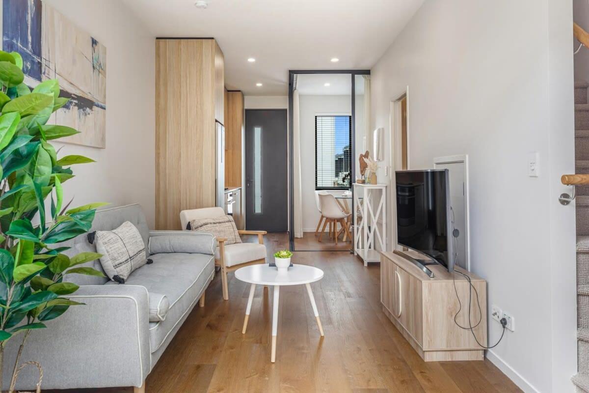 Fresh & Sleek Grey Lynn Unit With Private Patio Lejlighed Auckland Eksteriør billede