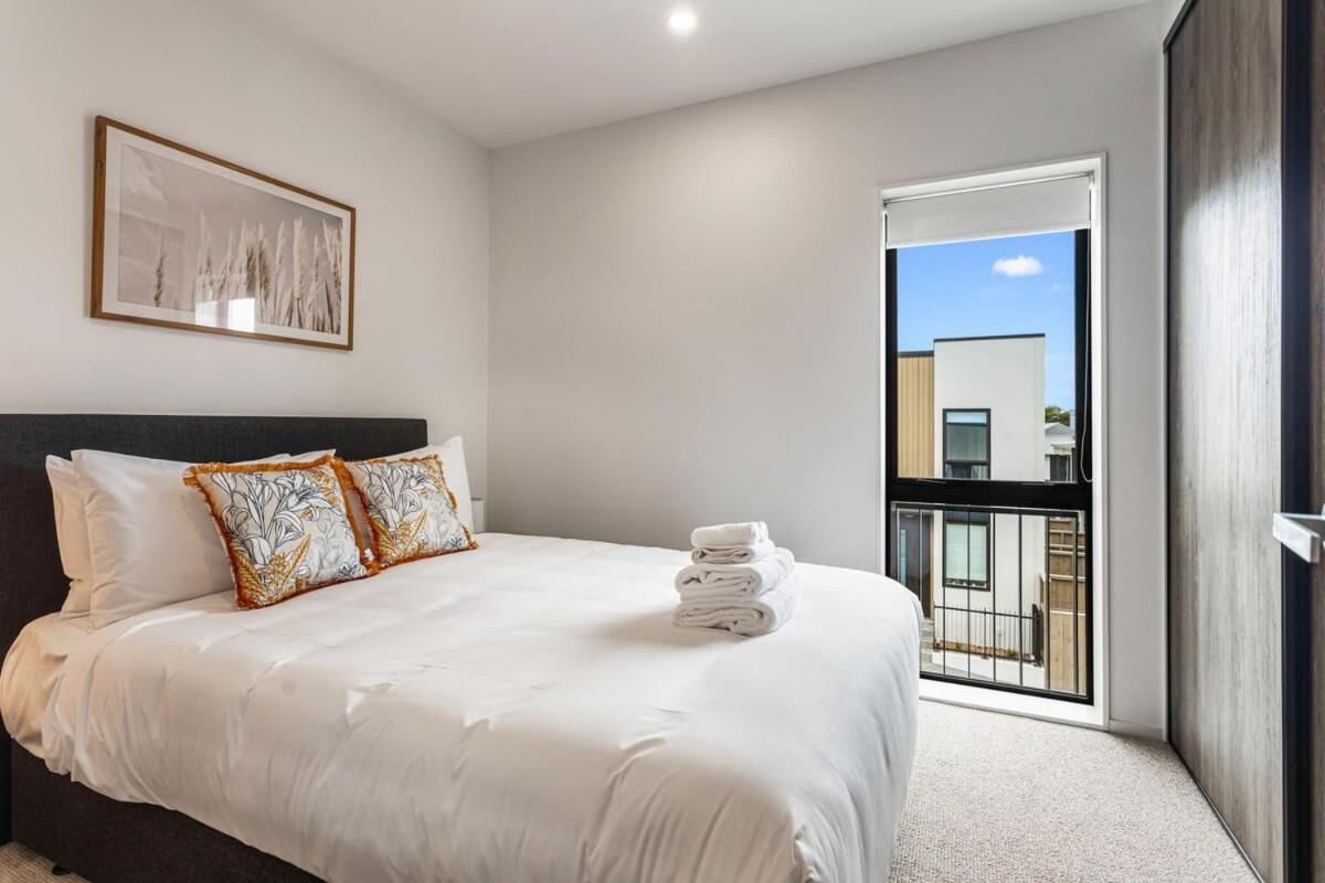 Fresh & Sleek Grey Lynn Unit With Private Patio Lejlighed Auckland Eksteriør billede